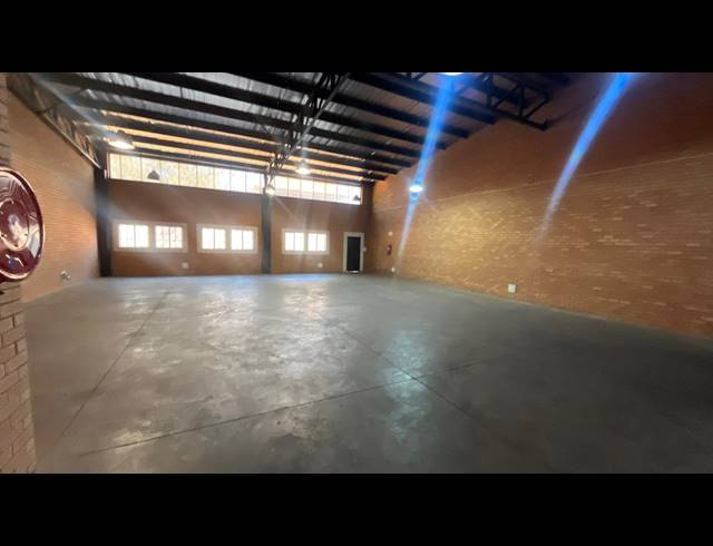 300M² WAREHOUSE TO LET IN N4 GATEWAY INDUSTRIAL PARK